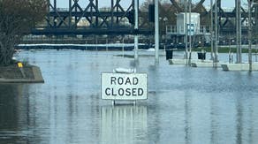 Iowa city braces for rising floodwater from Mississippi River